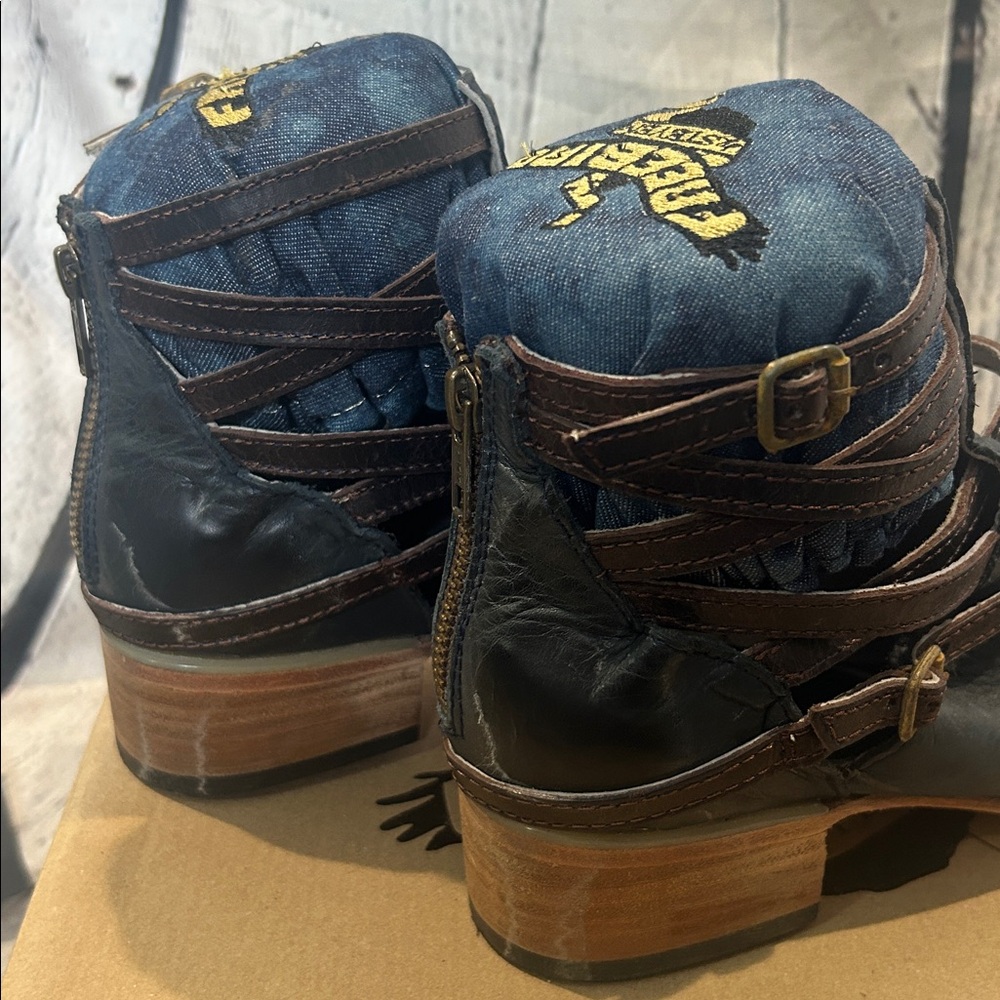 Freebird by Steven Stair Navy Blue Denim Buckle Ankle Boots Size 10 - Picture 14 of 16